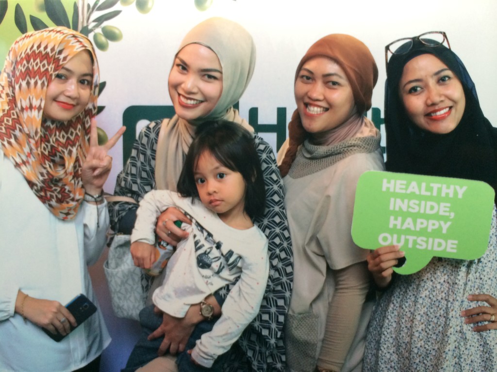 Blogger (@irmairmasenja - @FifiAlvianto - @gajahbleduk - me)